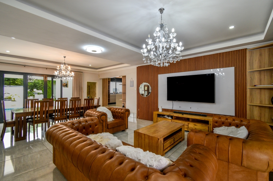 7 Bedroom Property for Sale in Waterkloof Ridge Gauteng