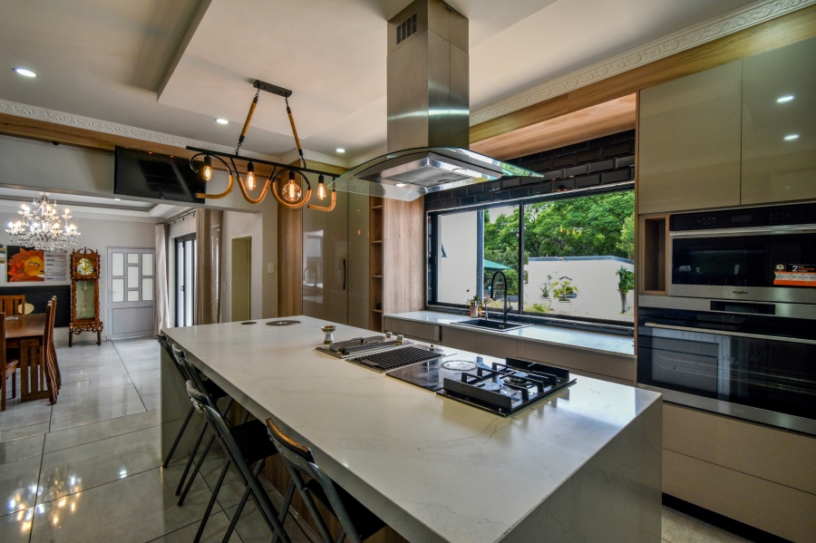 7 Bedroom Property for Sale in Waterkloof Ridge Gauteng