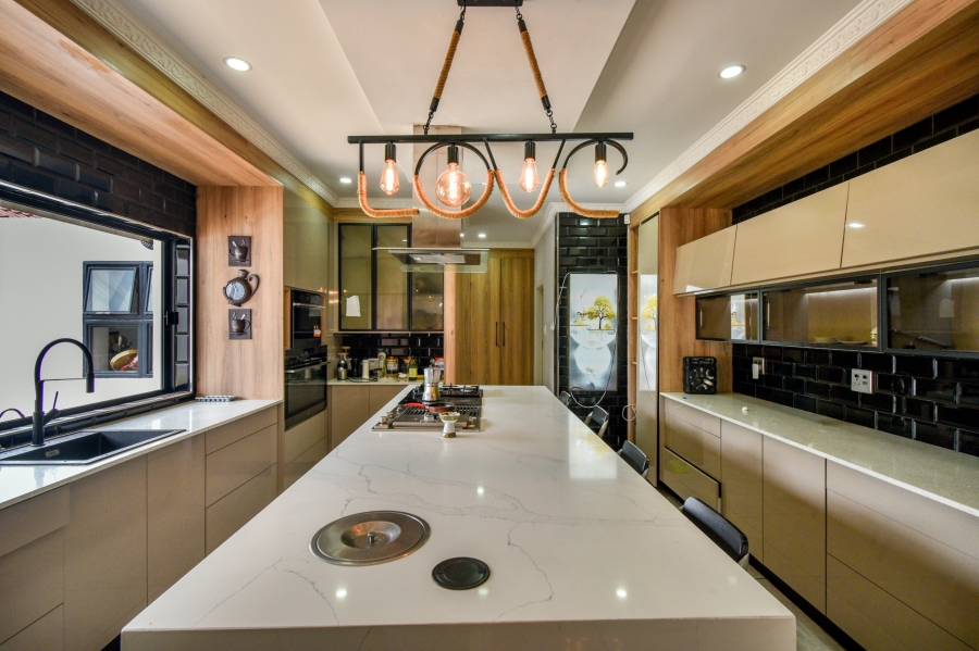 7 Bedroom Property for Sale in Waterkloof Ridge Gauteng