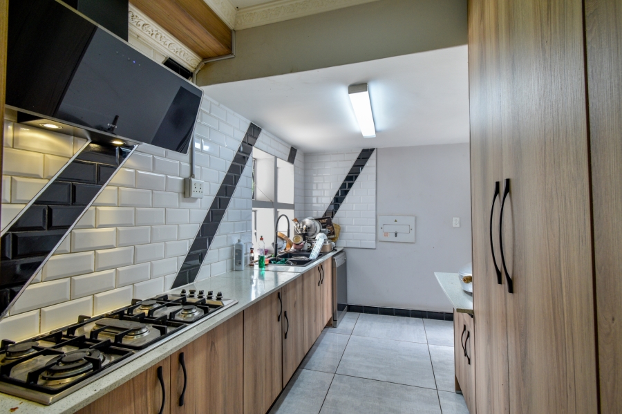 7 Bedroom Property for Sale in Waterkloof Ridge Gauteng