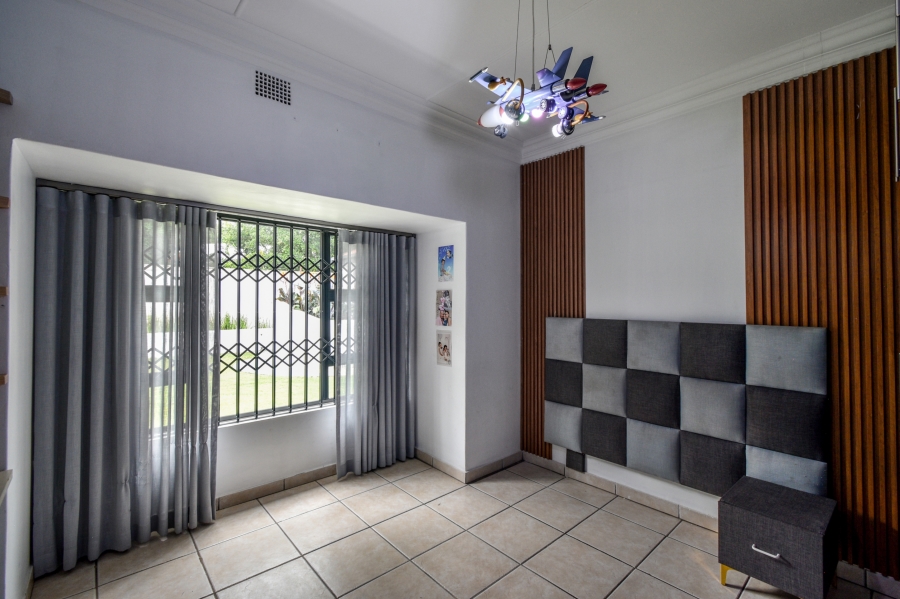 7 Bedroom Property for Sale in Waterkloof Ridge Gauteng