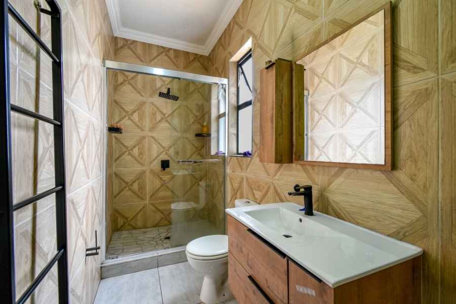 7 Bedroom Property for Sale in Waterkloof Ridge Gauteng