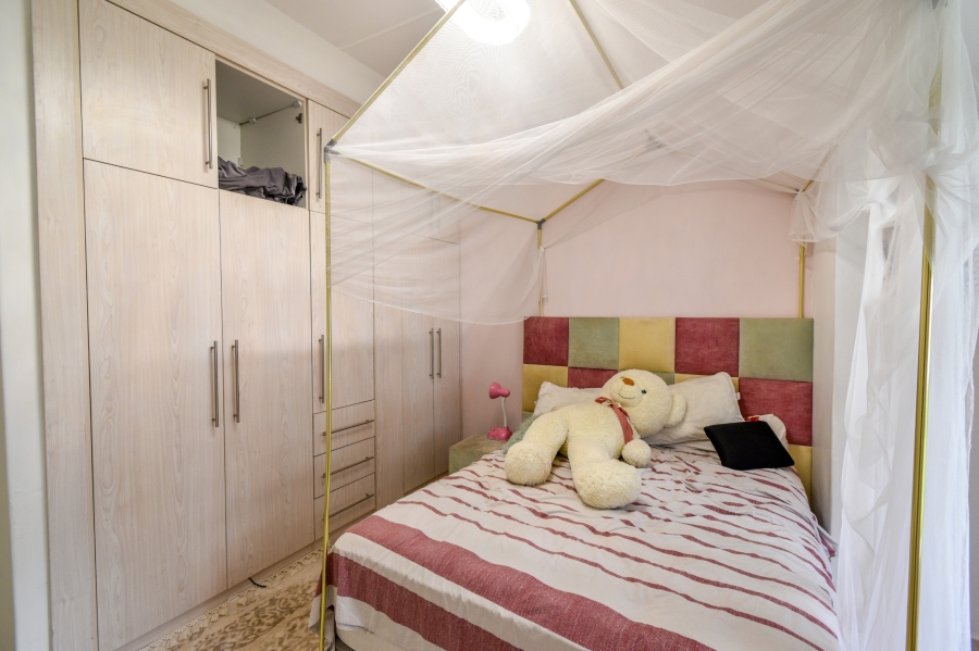 7 Bedroom Property for Sale in Waterkloof Ridge Gauteng