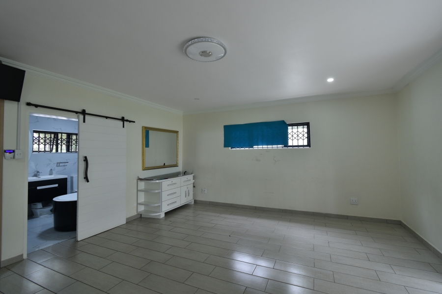 7 Bedroom Property for Sale in Waterkloof Ridge Gauteng