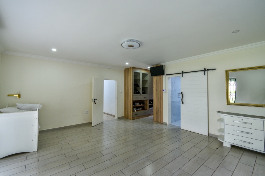 7 Bedroom Property for Sale in Waterkloof Ridge Gauteng