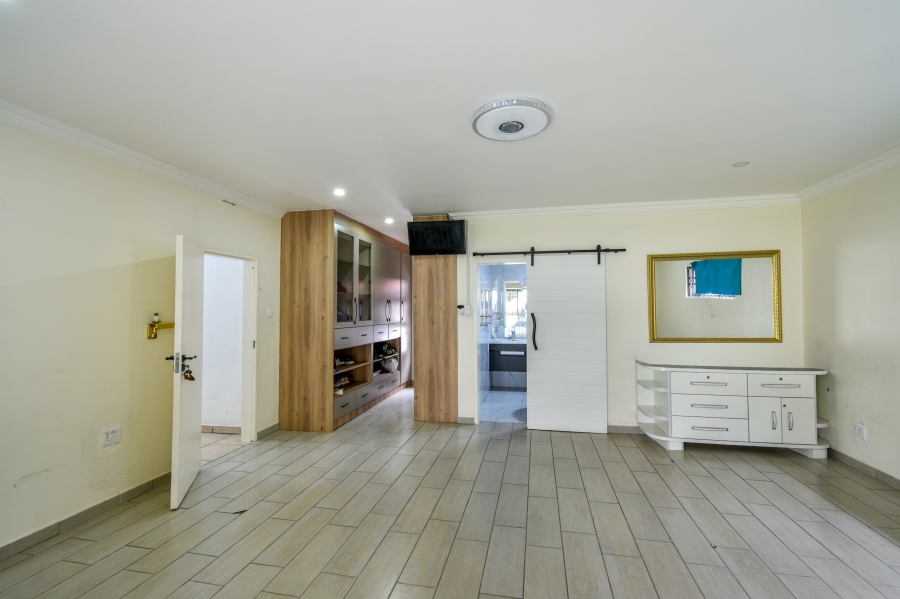 7 Bedroom Property for Sale in Waterkloof Ridge Gauteng