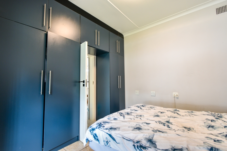 7 Bedroom Property for Sale in Waterkloof Ridge Gauteng