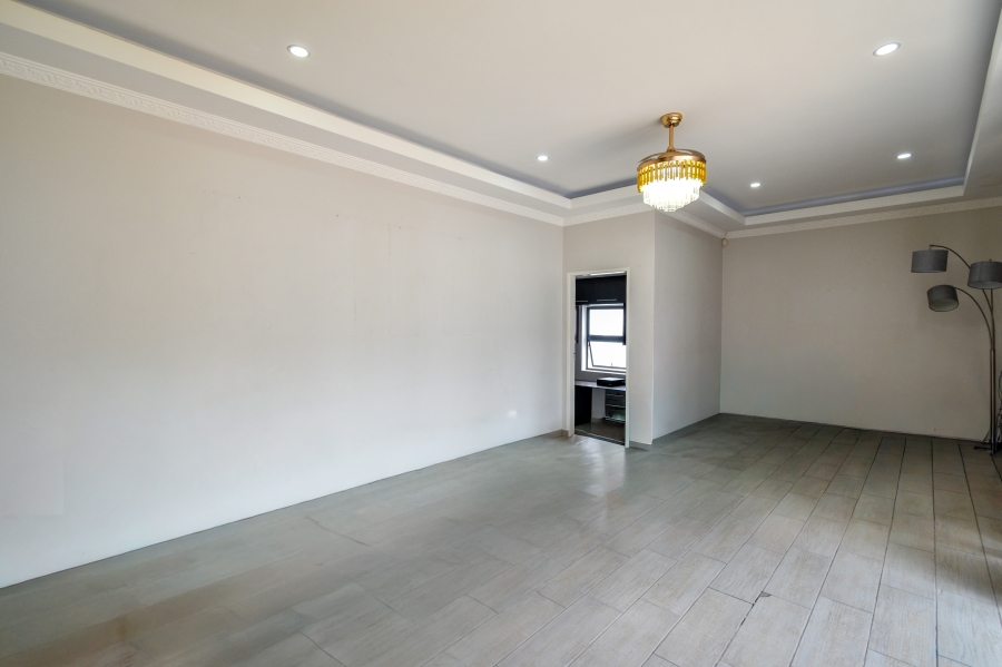 7 Bedroom Property for Sale in Waterkloof Ridge Gauteng