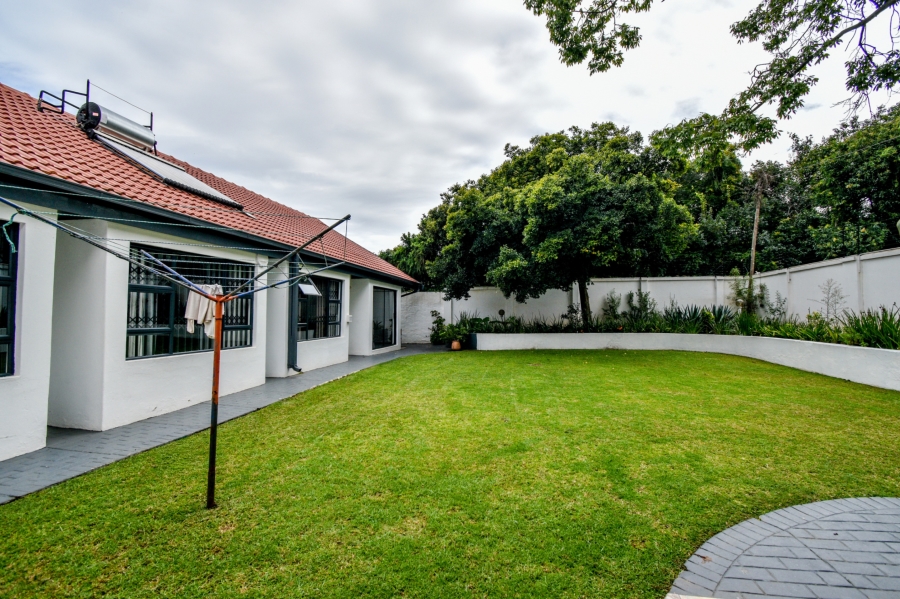 7 Bedroom Property for Sale in Waterkloof Ridge Gauteng