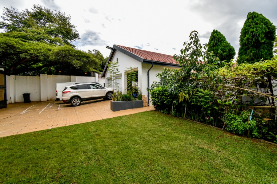 7 Bedroom Property for Sale in Waterkloof Ridge Gauteng
