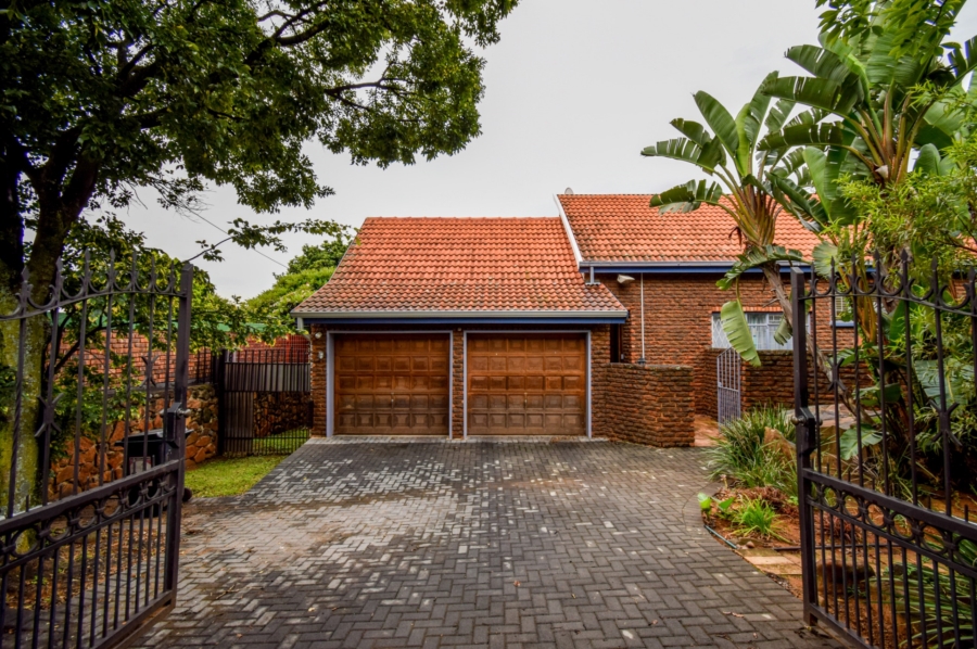 3 Bedroom Property for Sale in Garsfontein Gauteng