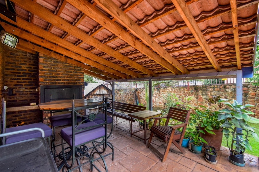 3 Bedroom Property for Sale in Garsfontein Gauteng