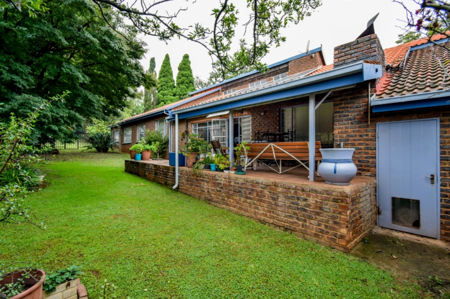 3 Bedroom Property for Sale in Garsfontein Gauteng