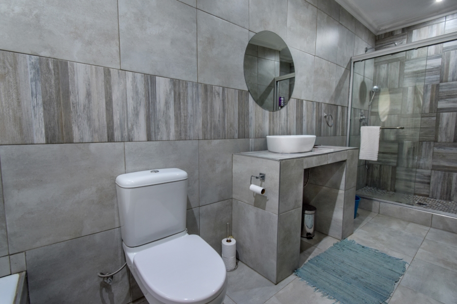 3 Bedroom Property for Sale in Garsfontein Gauteng