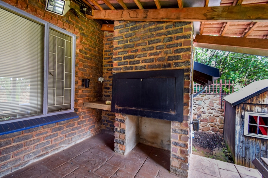 3 Bedroom Property for Sale in Garsfontein Gauteng