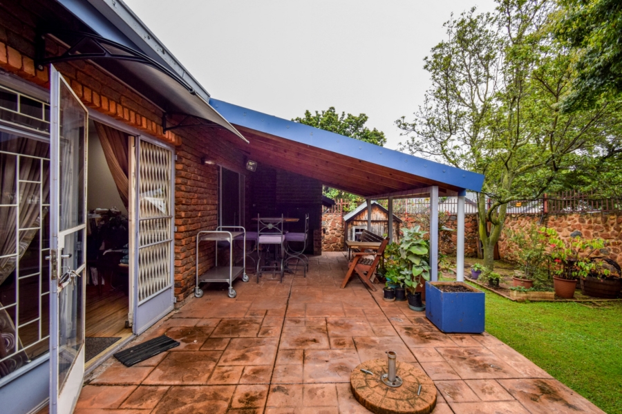 3 Bedroom Property for Sale in Garsfontein Gauteng