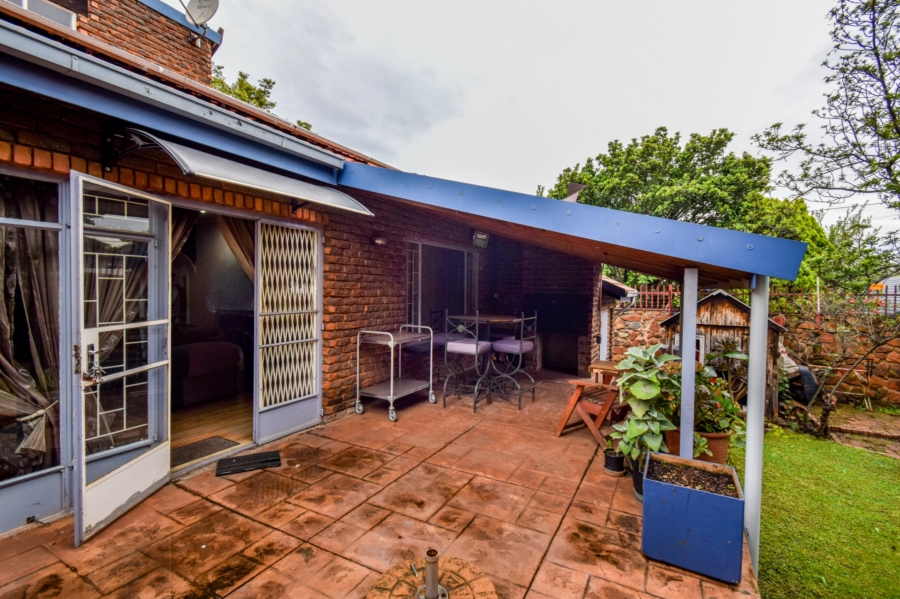 3 Bedroom Property for Sale in Garsfontein Gauteng