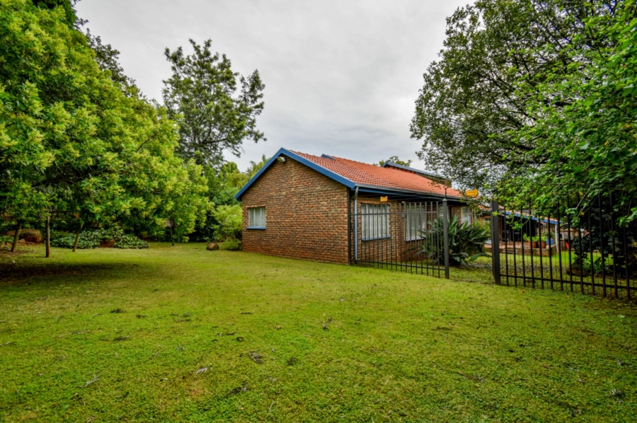 3 Bedroom Property for Sale in Garsfontein Gauteng