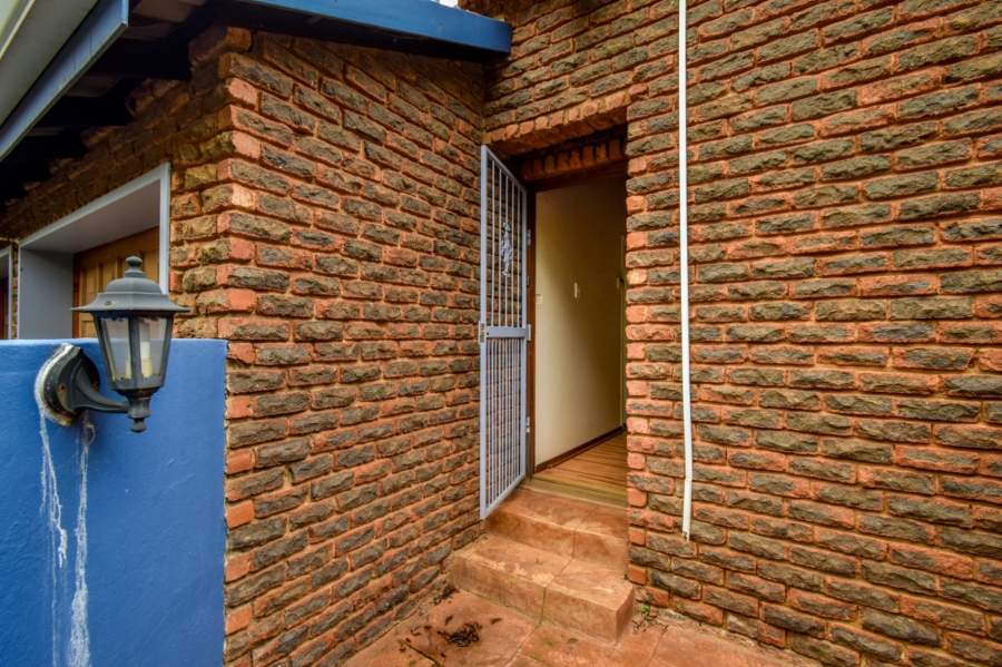 3 Bedroom Property for Sale in Garsfontein Gauteng