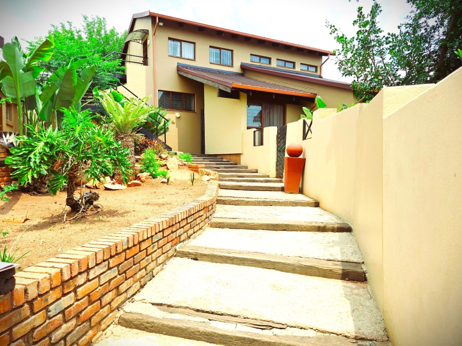 6 Bedroom Property for Sale in Murrayfield Gauteng