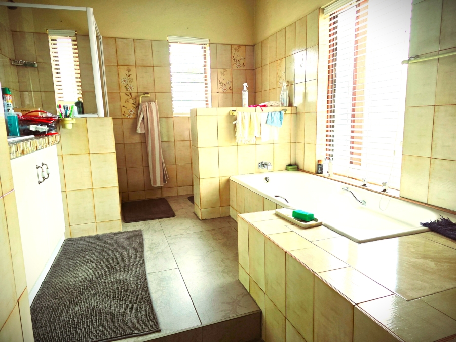 6 Bedroom Property for Sale in Murrayfield Gauteng