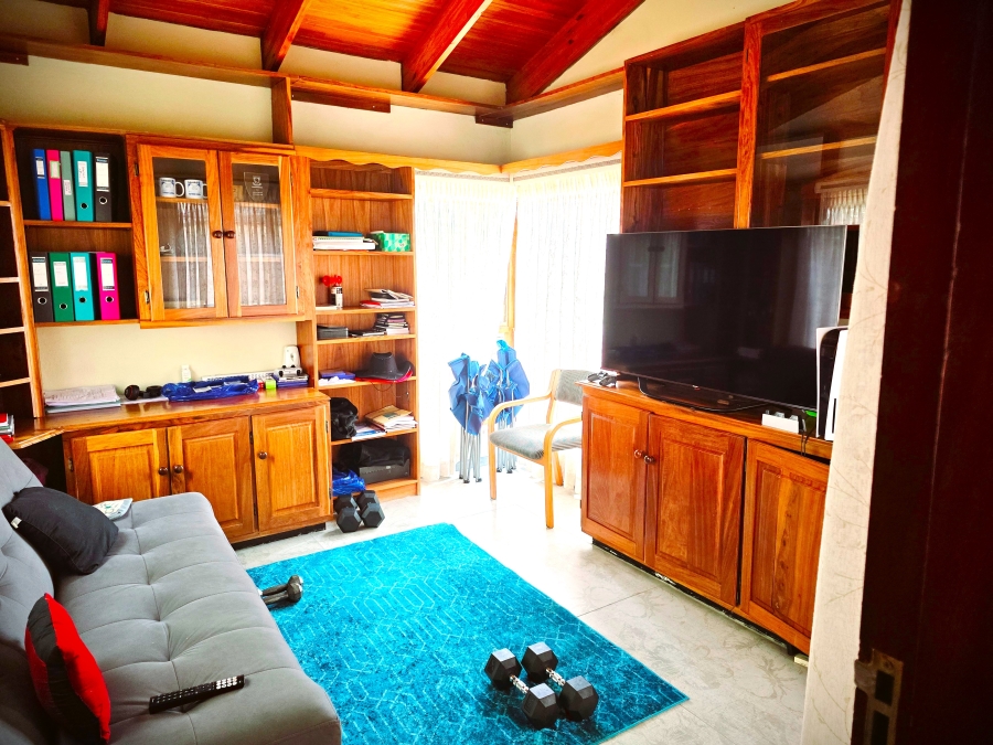 6 Bedroom Property for Sale in Murrayfield Gauteng