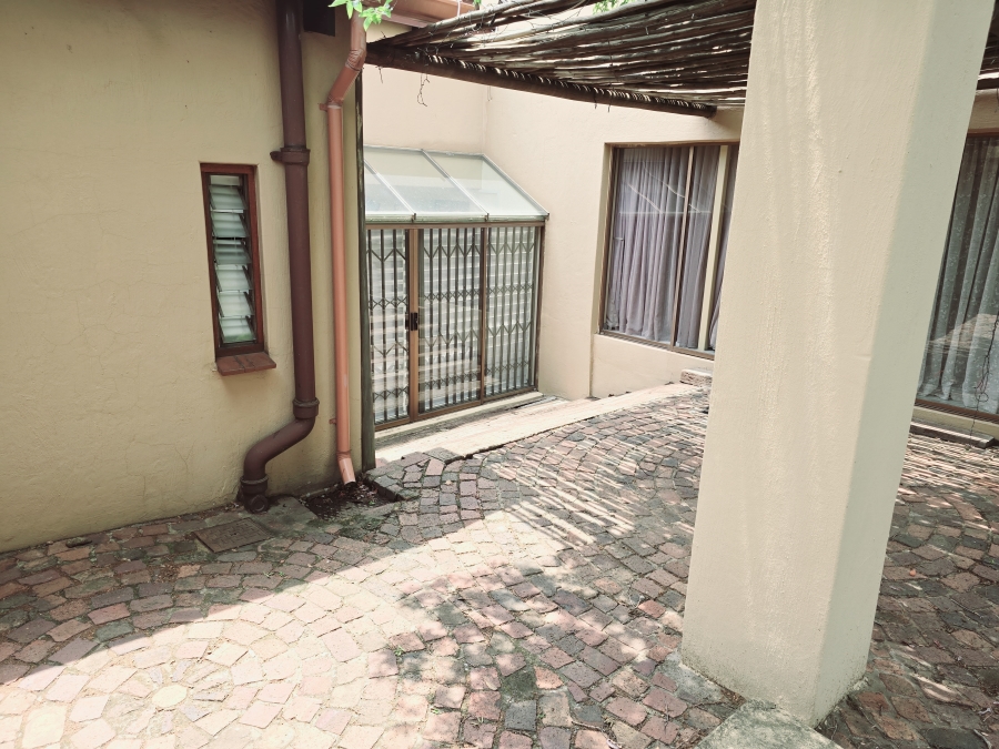 6 Bedroom Property for Sale in Murrayfield Gauteng