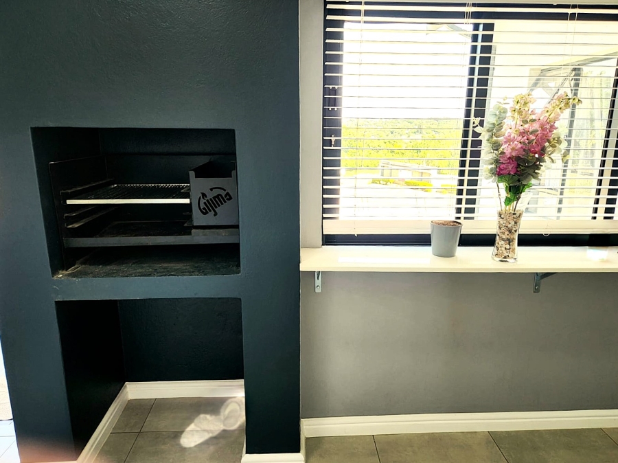 3 Bedroom Property for Sale in Glen Austin Gauteng