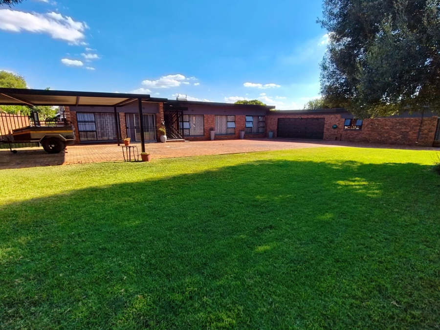 4 Bedroom Property for Sale in Wierda Park Gauteng