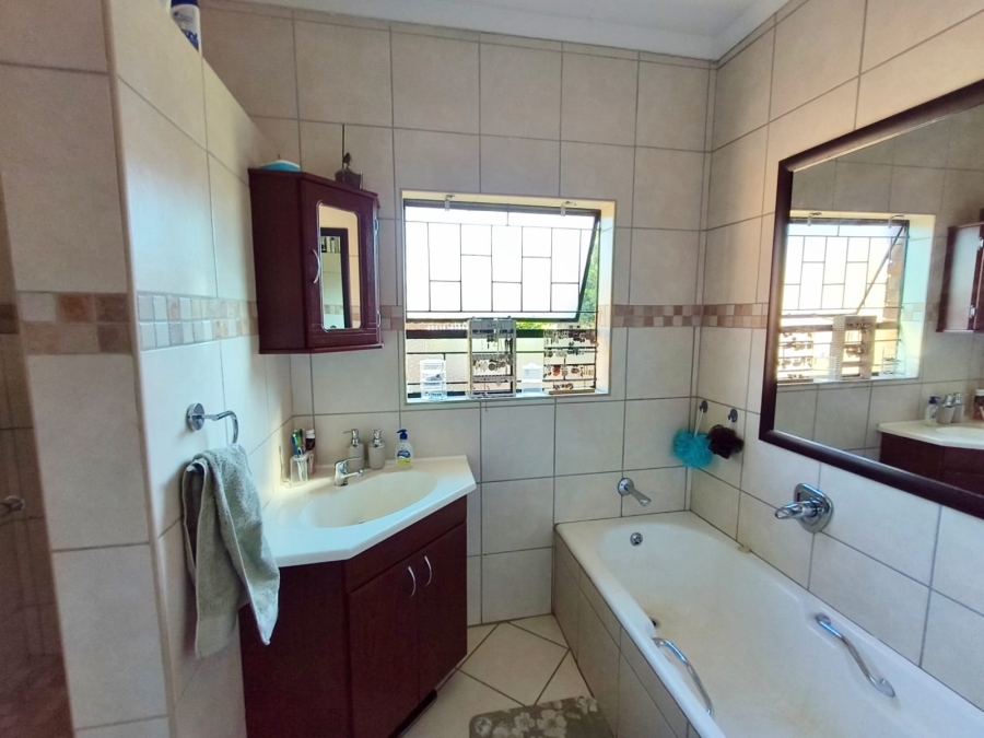 4 Bedroom Property for Sale in Wierda Park Gauteng