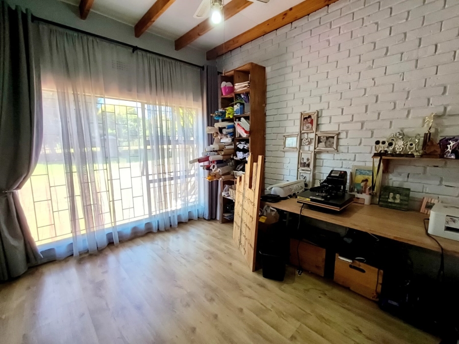 4 Bedroom Property for Sale in Wierda Park Gauteng