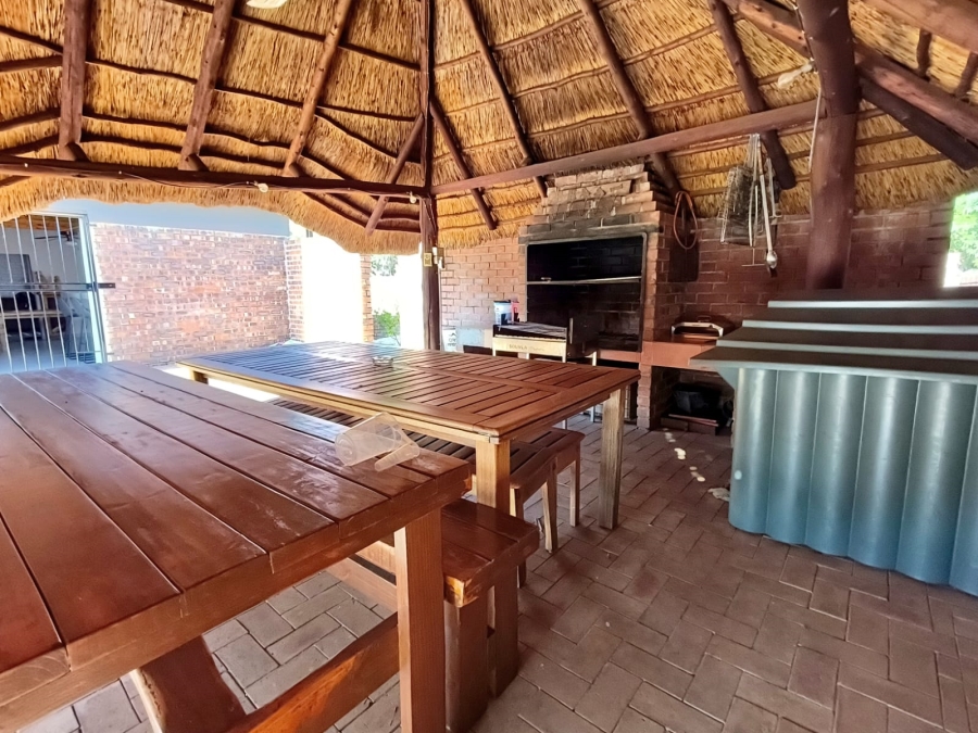 4 Bedroom Property for Sale in Wierda Park Gauteng