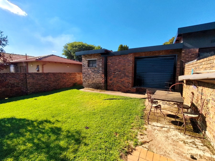 4 Bedroom Property for Sale in Wierda Park Gauteng
