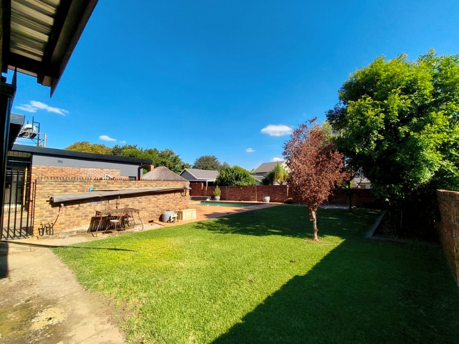 4 Bedroom Property for Sale in Wierda Park Gauteng