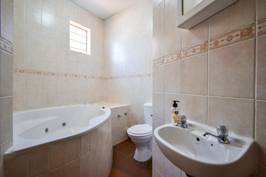 2 Bedroom Property for Sale in Elardus Park Gauteng