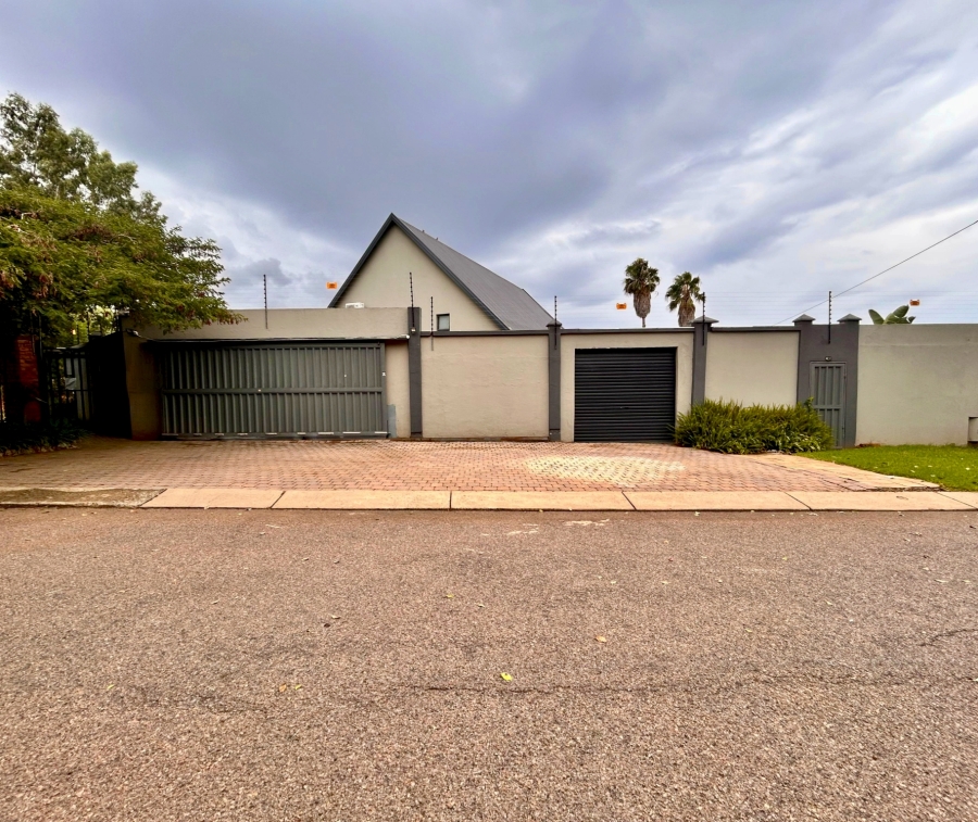 4 Bedroom Property for Sale in Moreleta Park Gauteng