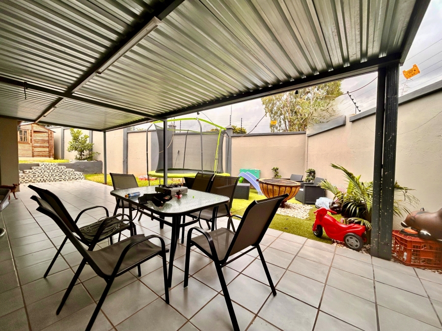 4 Bedroom Property for Sale in Moreleta Park Gauteng