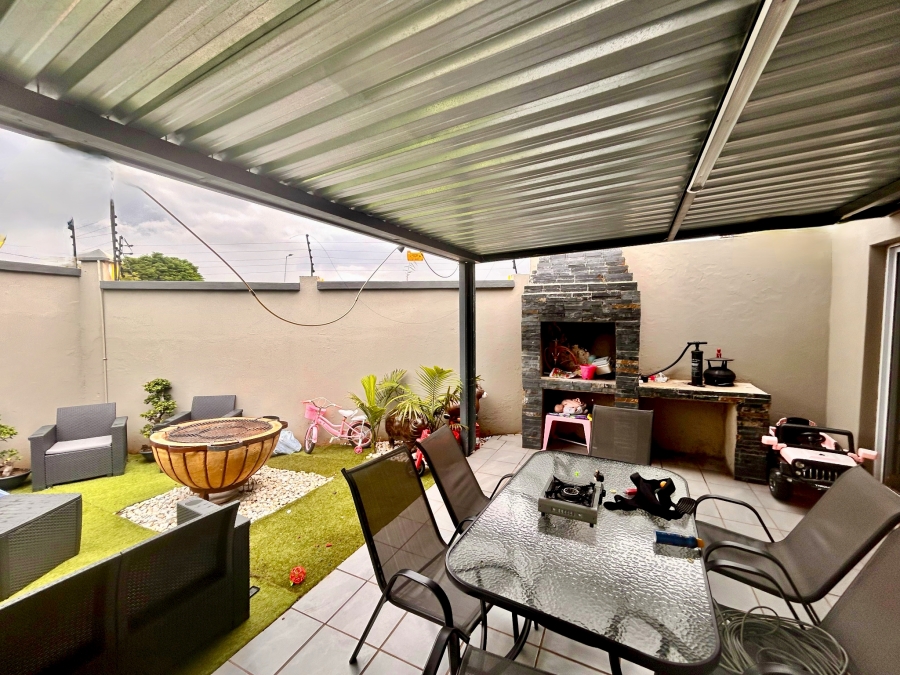 4 Bedroom Property for Sale in Moreleta Park Gauteng