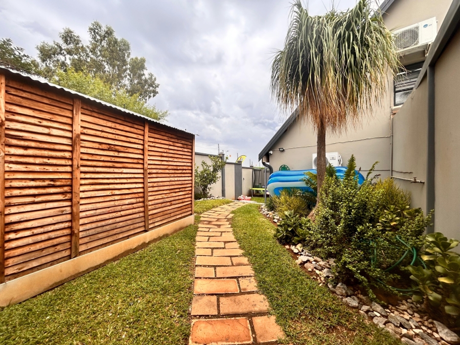 4 Bedroom Property for Sale in Moreleta Park Gauteng