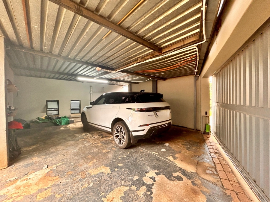 4 Bedroom Property for Sale in Moreleta Park Gauteng