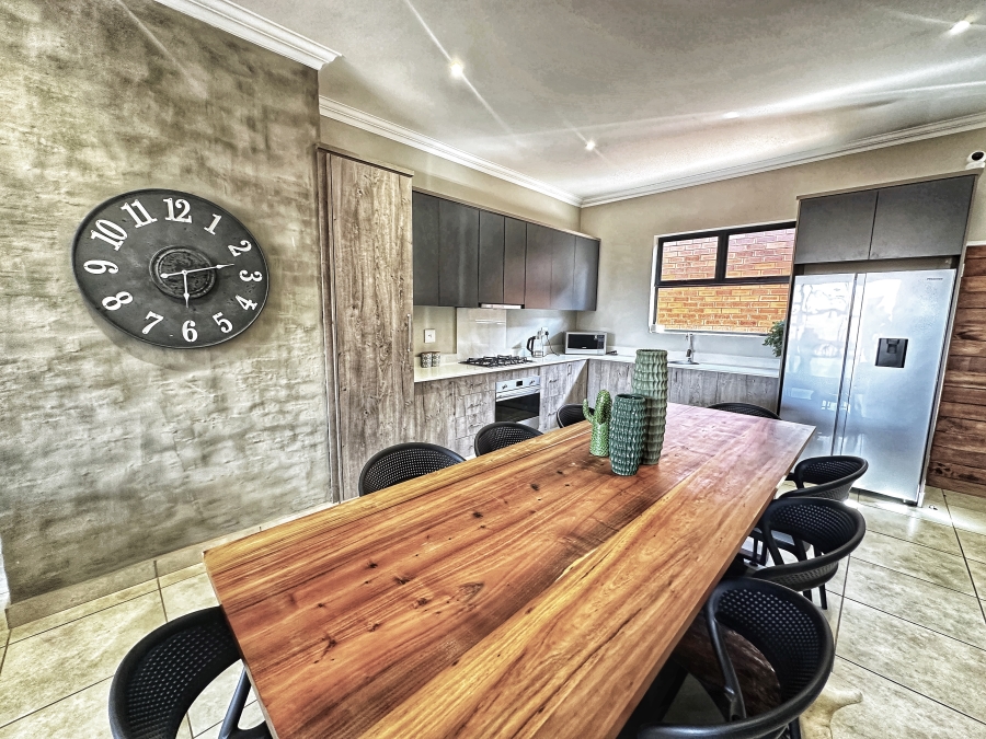 3 Bedroom Property for Sale in Six Fountains Estate Gauteng