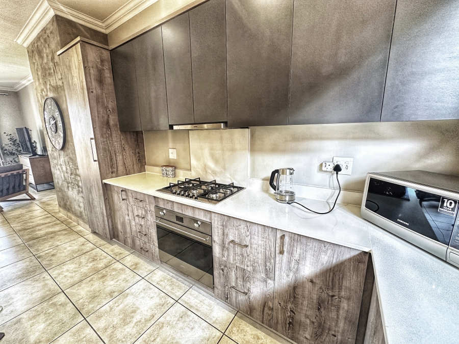 3 Bedroom Property for Sale in Six Fountains Estate Gauteng