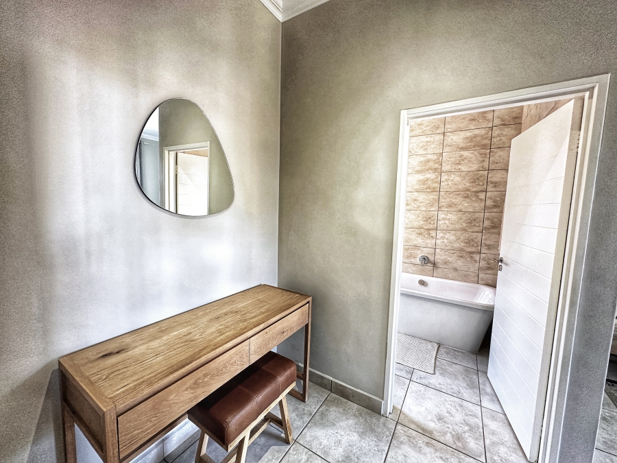 3 Bedroom Property for Sale in Six Fountains Estate Gauteng