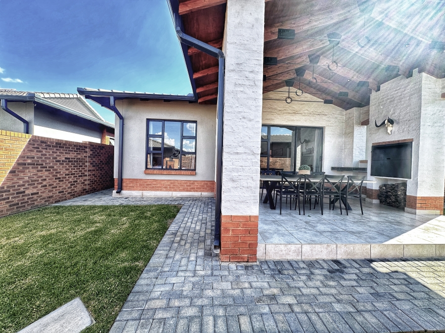 3 Bedroom Property for Sale in Six Fountains Estate Gauteng