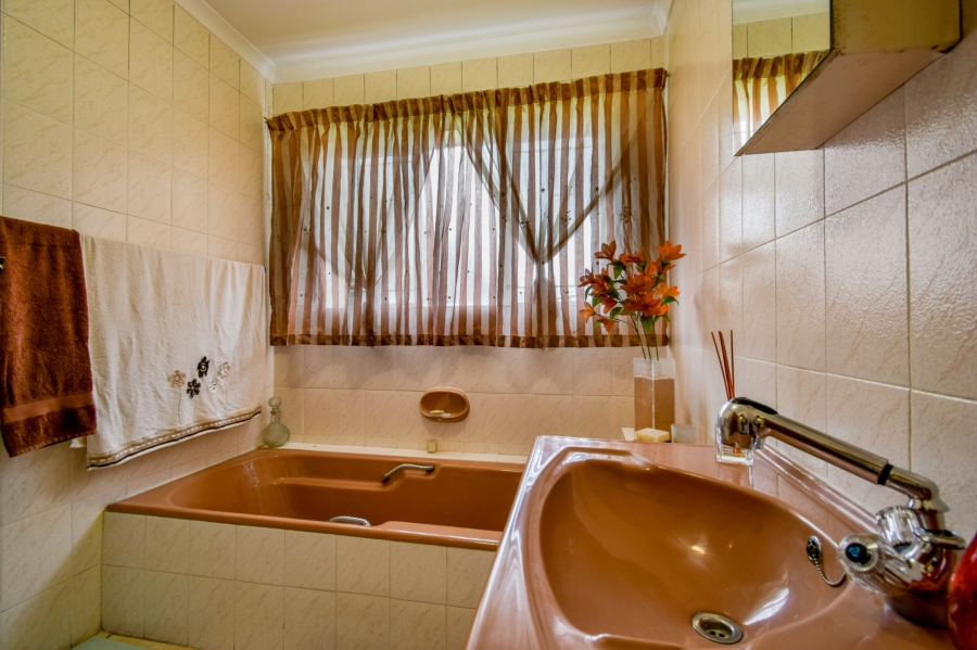 4 Bedroom Property for Sale in Villieria Gauteng