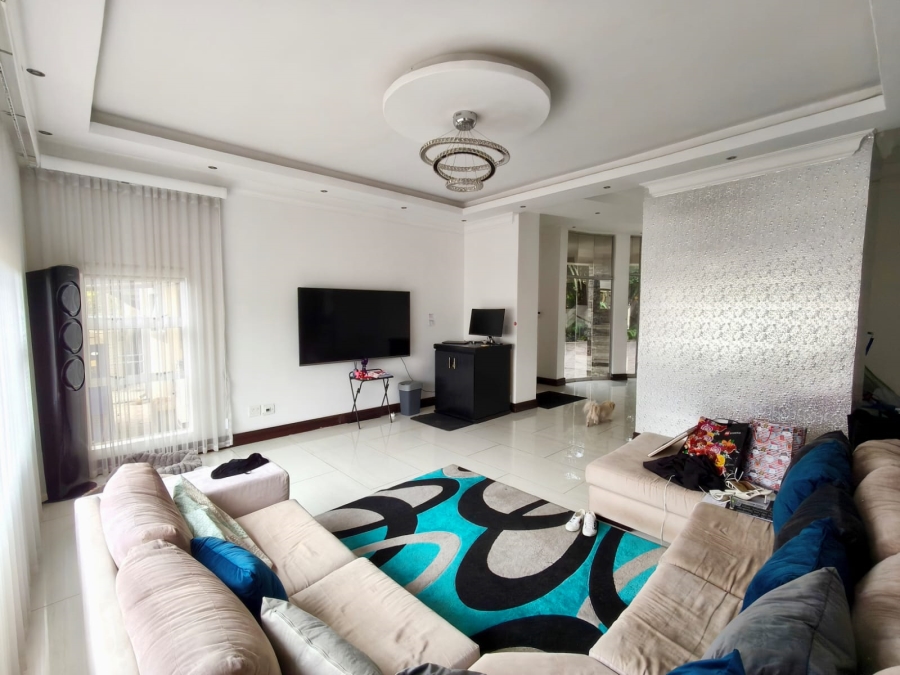 7 Bedroom Property for Sale in Wierda Park Gauteng