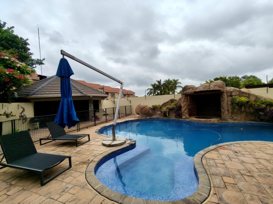 7 Bedroom Property for Sale in Wierda Park Gauteng