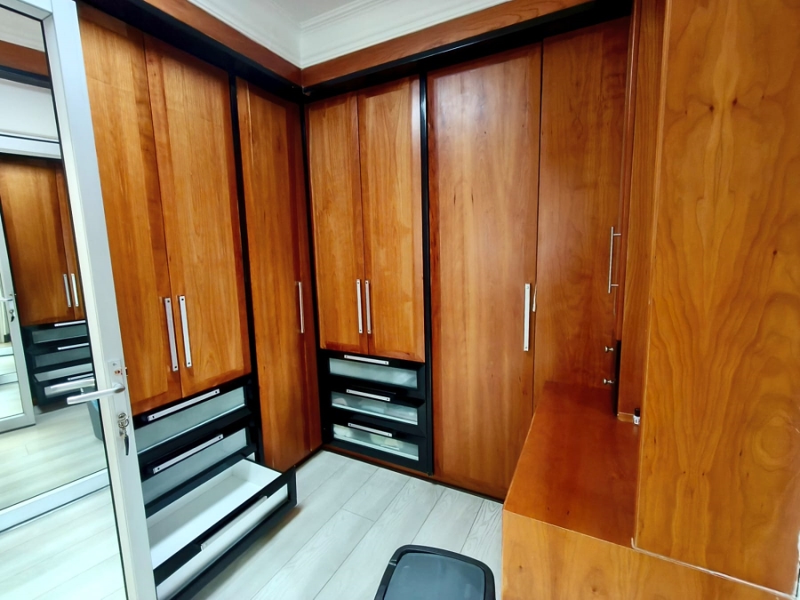 7 Bedroom Property for Sale in Wierda Park Gauteng