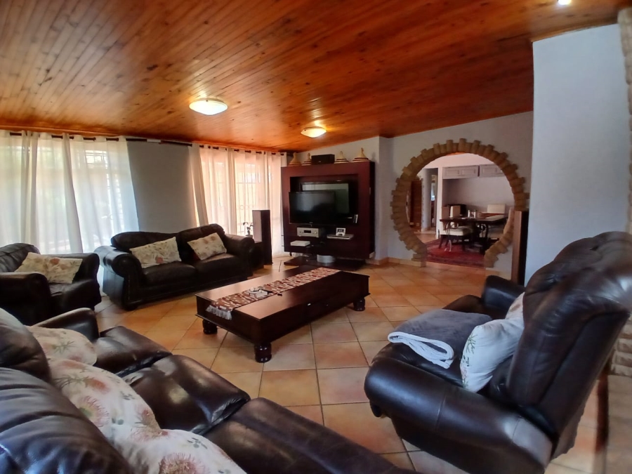 5 Bedroom Property for Sale in Monument Park Gauteng