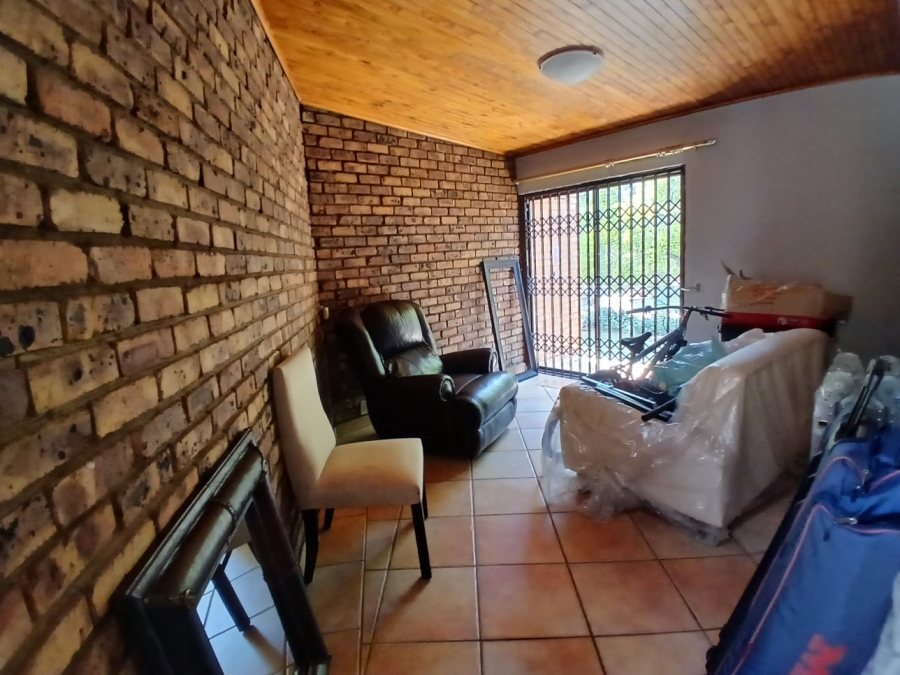 5 Bedroom Property for Sale in Monument Park Gauteng